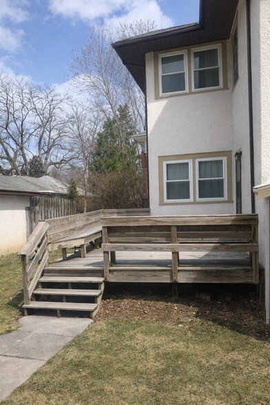 Building Photo - 1517 Fairmount Ave