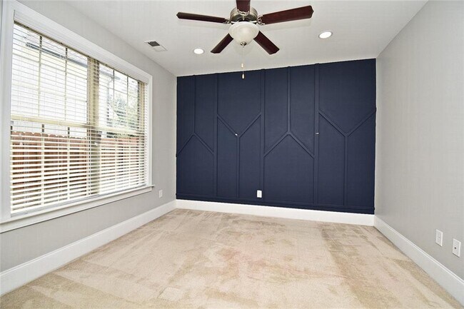 Building Photo - 2625 Hickory Hill Dr