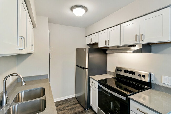 The Maya - Poet Place Apartments