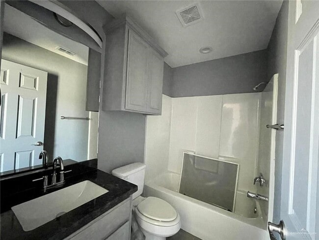 Building Photo - 14 Nassau St