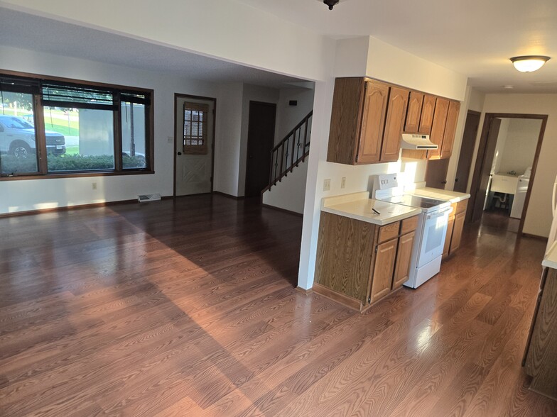 Building Photo - 7008 Ashwood Lane
