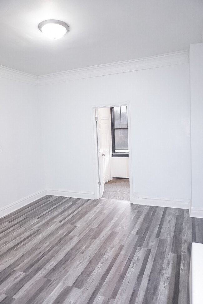 Building Photo - 1244 W 97th Pl