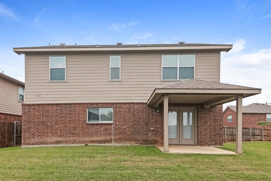 Building Photo - 11425 Maddie Ave