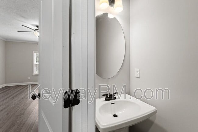 Building Photo - 2097 Limerick Ct