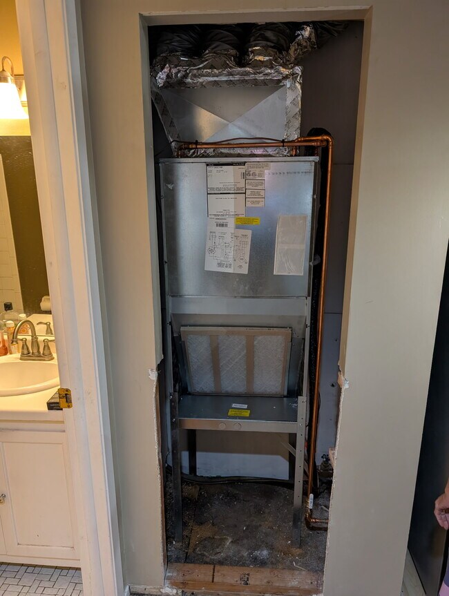 New Air Handler - 122 Demont Avenue East