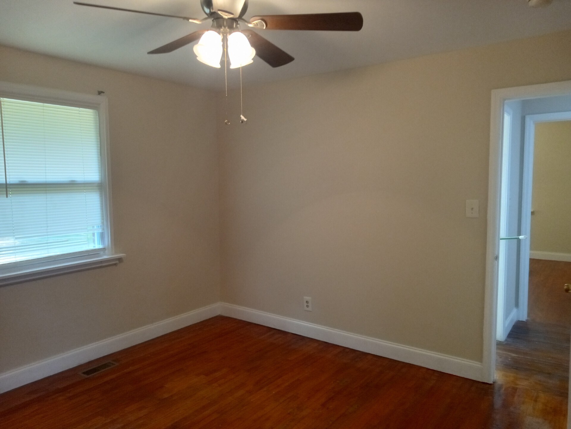 Building Photo - 244 Parker Dr
