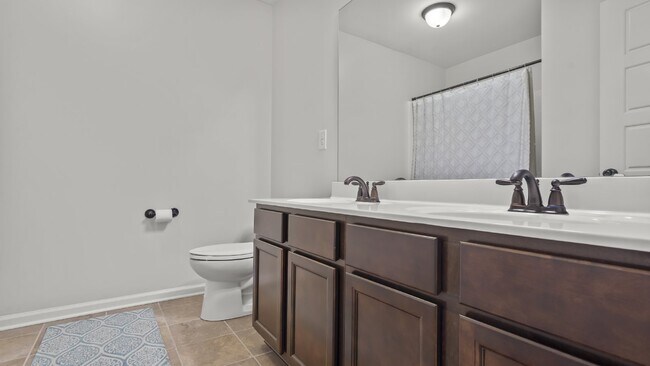 Building Photo - Towne Pointe
