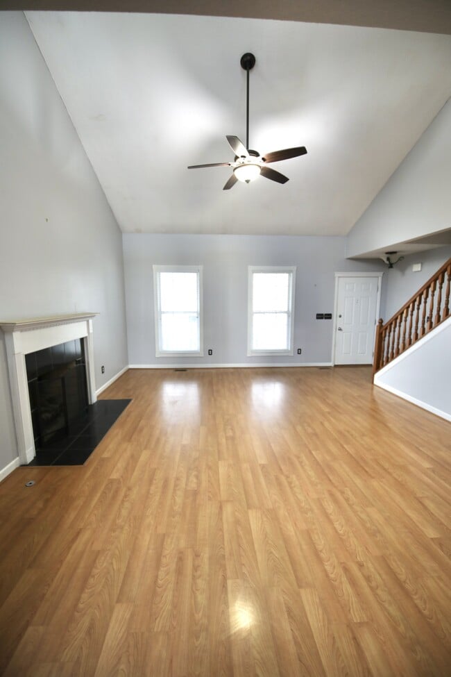 Building Photo - 4400 Greensbury Dr