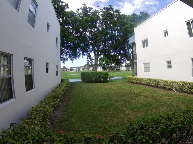 Building Photo - 258 Normandy F