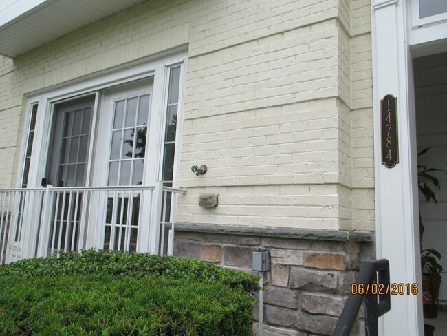 Building Photo - Potomac Club Condo