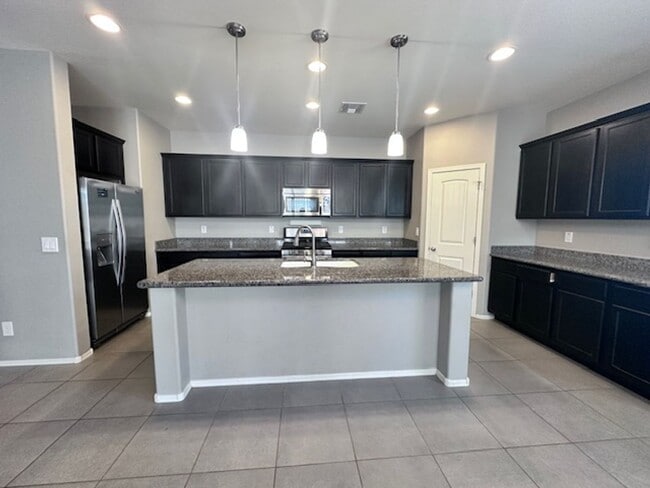 Building Photo - Spacious 3 Bed 2 Bath Home in Desirable Peoria Location