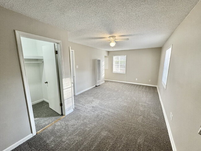 Building Photo - 4093 Barron Ave