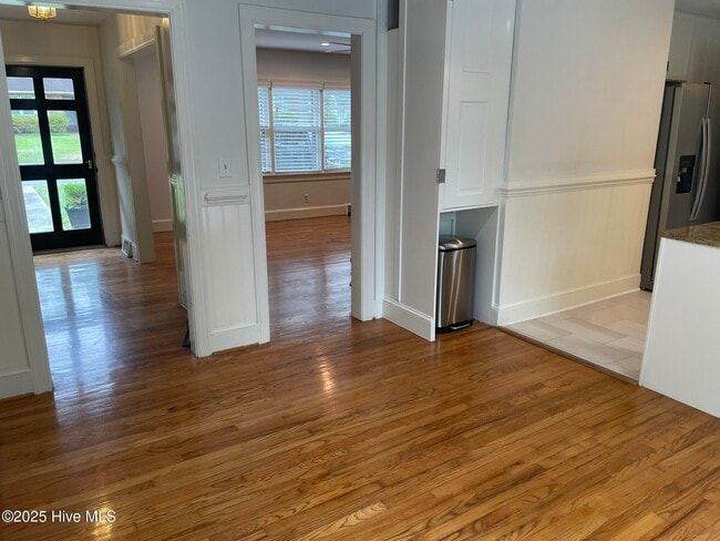 Building Photo - 2417 Slay Dr