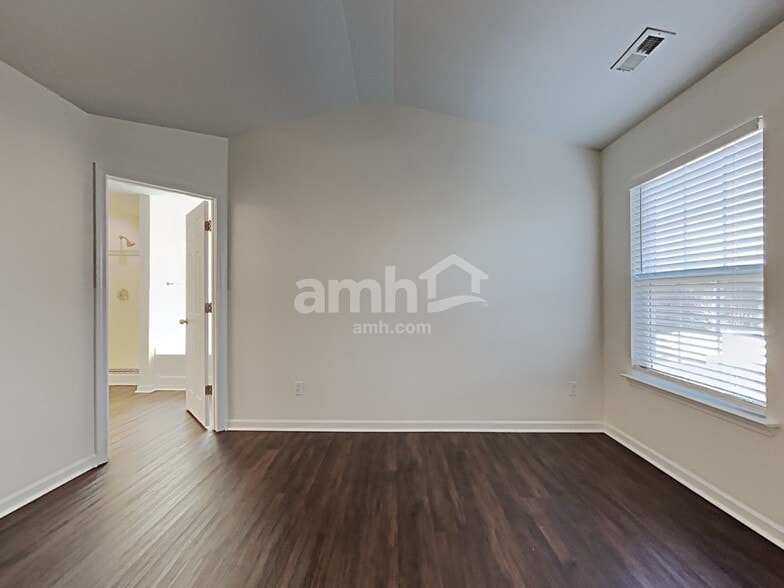 Building Photo - 7207 Tanners Creek Dr