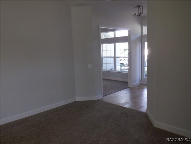 Building Photo - 1155 S Brookfield Dr
