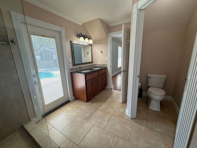 Building Photo - Gulf Breeze - Proper - 5 bedroom, 3.5 bathroom with pool and lawn care included