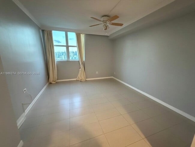Building Photo - 2475 Brickell Ave