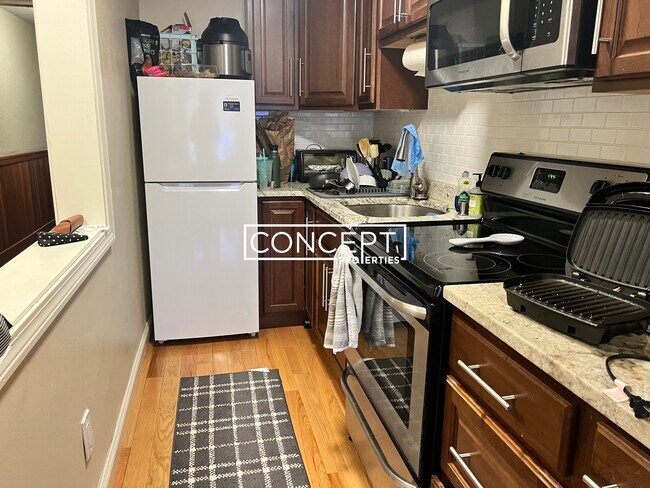 Building Photo - 19 Peterborough St