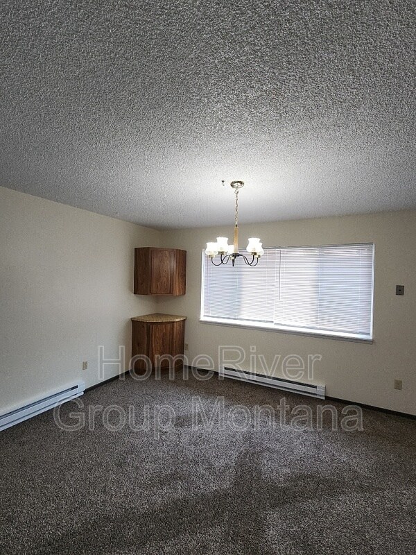 Building Photo - 2111 S 4th St W