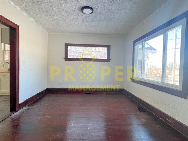 Building Photo - 2118 Malvern Ave