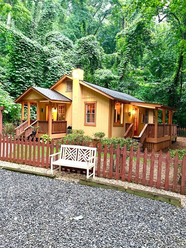 Building Photo - Completely Furnished Rental, 2 Bedrooms in...