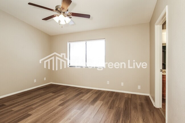 Building Photo - 5913 E Ellis St