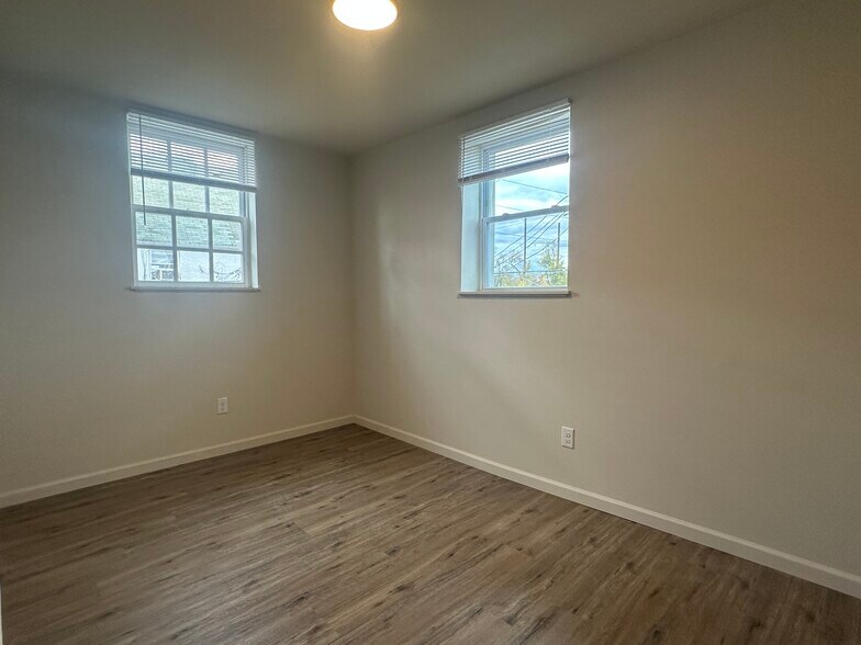 Building Photo - 1326 Morton Ave