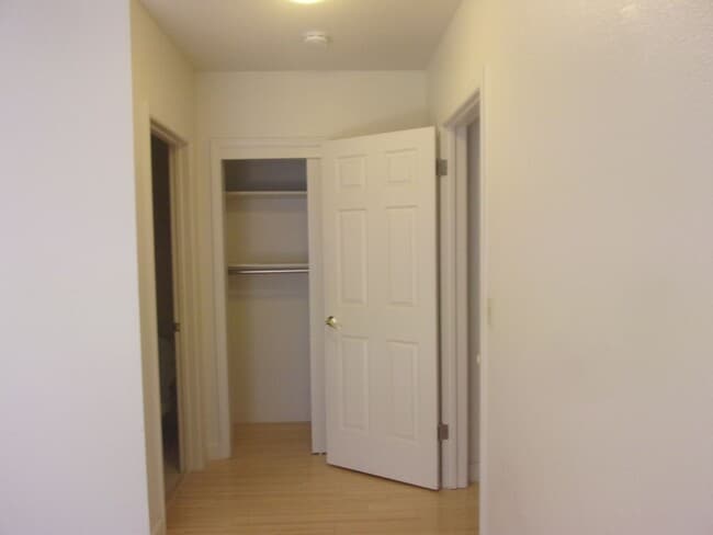 Building Photo - Cambridge Estates