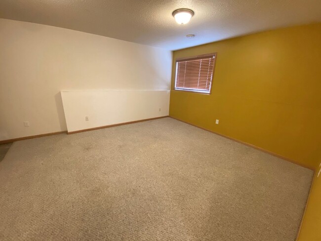 Building Photo - 3 Bed 2 Bath Twin-Home