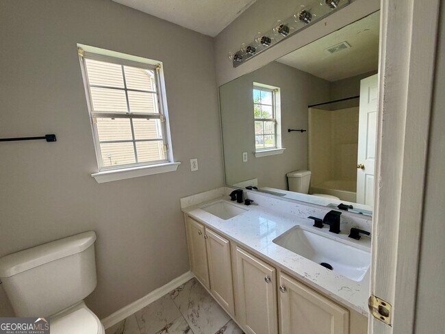 Building Photo - 3354 Waggoner Ln