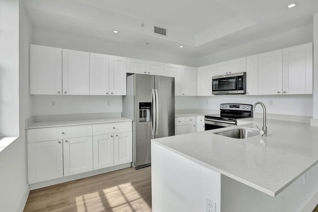 Building Photo - 4100 SW 64th Ave