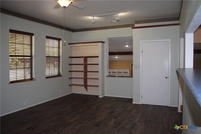 Building Photo - 13019 W Adams Ave