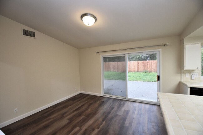 Building Photo - 3324 Lillard Dr