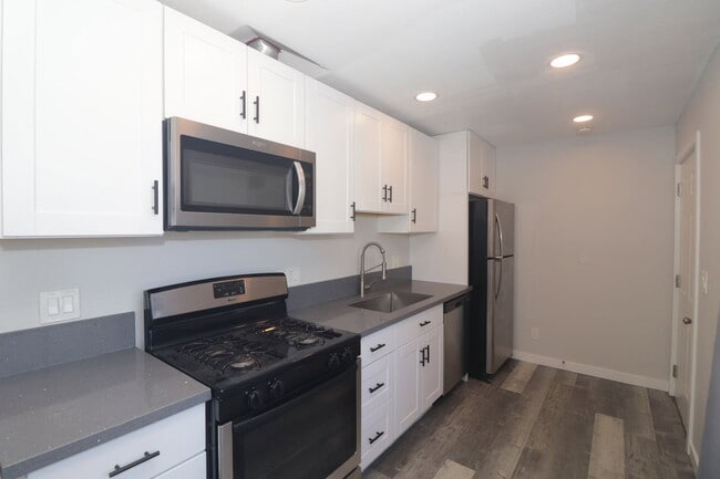 Building Photo - 4239 Swift Ave