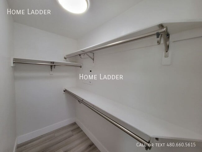 Building Photo - 2301 N 27th St