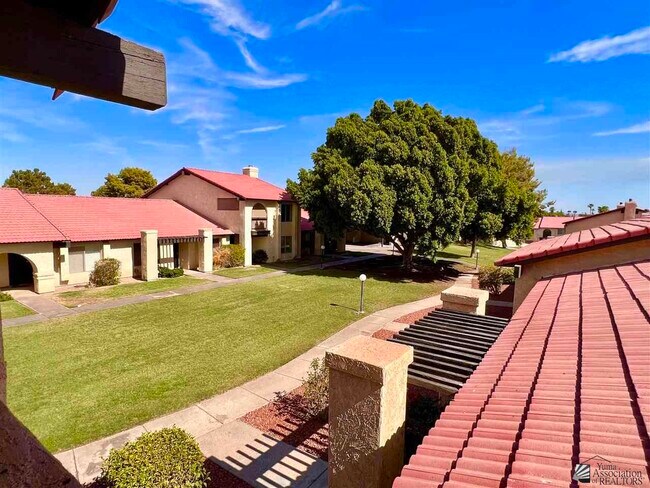 Building Photo - 2045 S 14th Ave