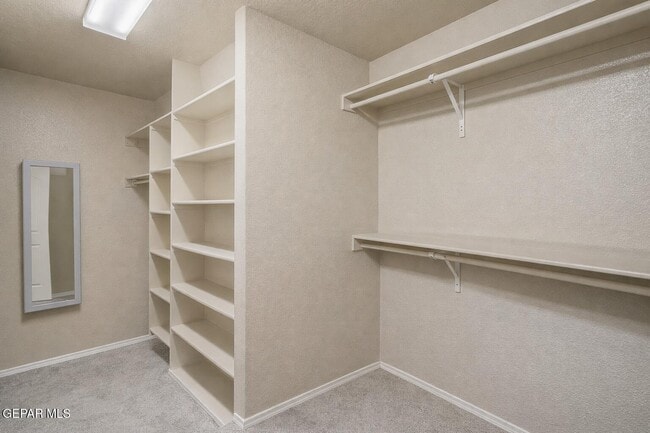 Building Photo - 14383 High Rock Dr