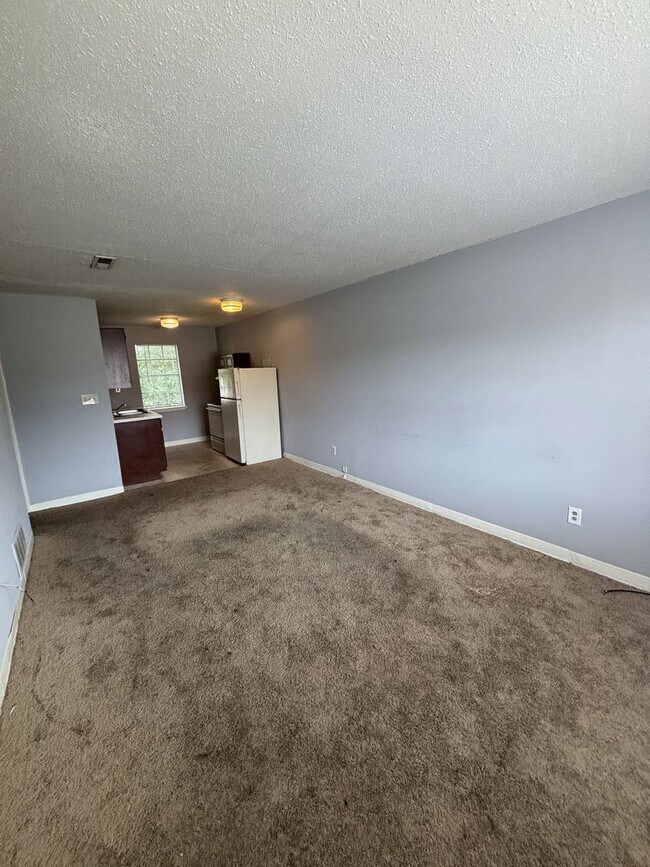 Building Photo - 837 Graymont Ave W