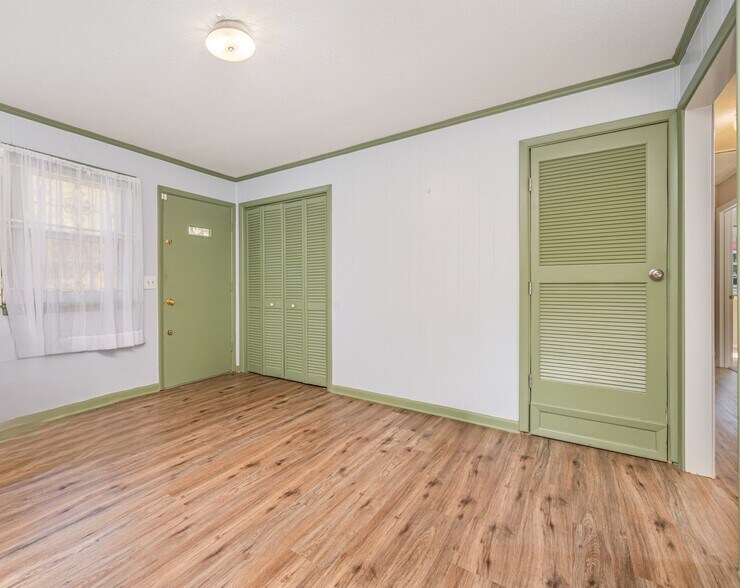 Building Photo - 1808 Majestic Dr