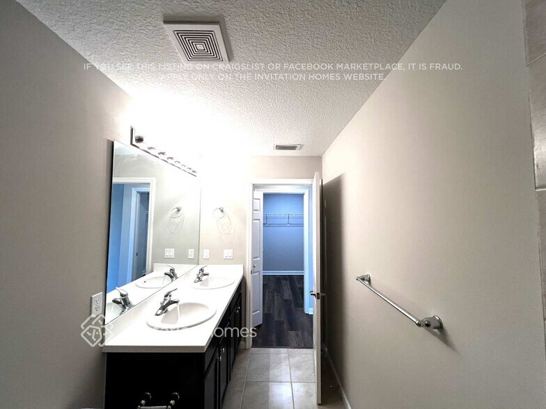 Building Photo - 347 NW Bayshore Blvd