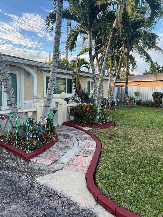 Building Photo - 1403 Broadmoor