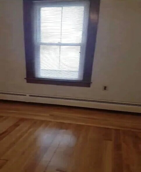 Building Photo - 77 Greeley St