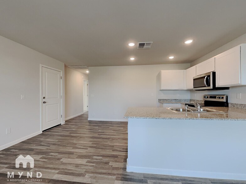 Building Photo - 246 S Picacho Heights Rd