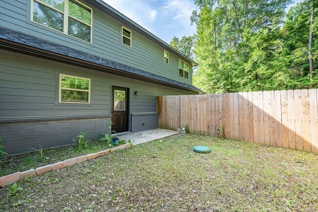 Building Photo - 11722 FM Rd 16