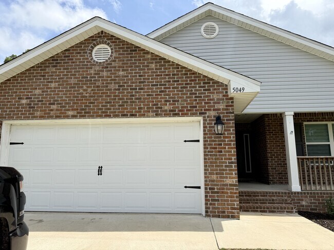 Building Photo - 5049 Quarter Deck St