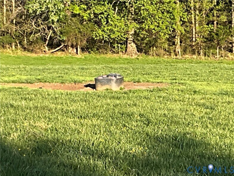 Building Photo - 26200 Selma Rd