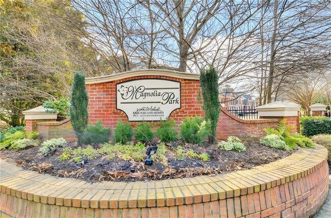 Building Photo - 106 Magnolia Grove