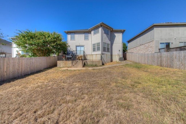 Building Photo - 15353 Oconto Dr