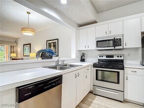 Building Photo - 1044 Woodshire Ln