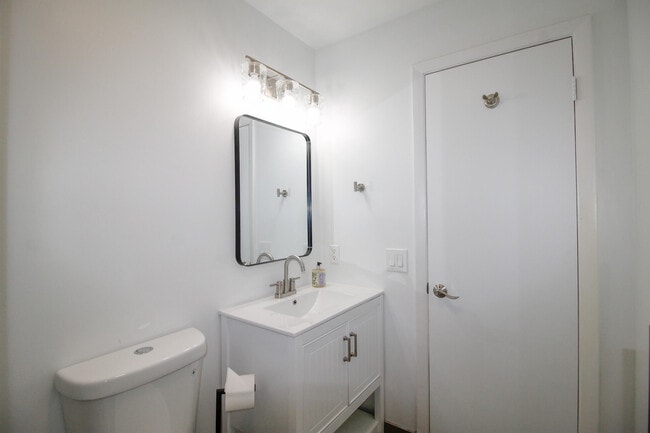Building Photo - 13055 Albright Ct